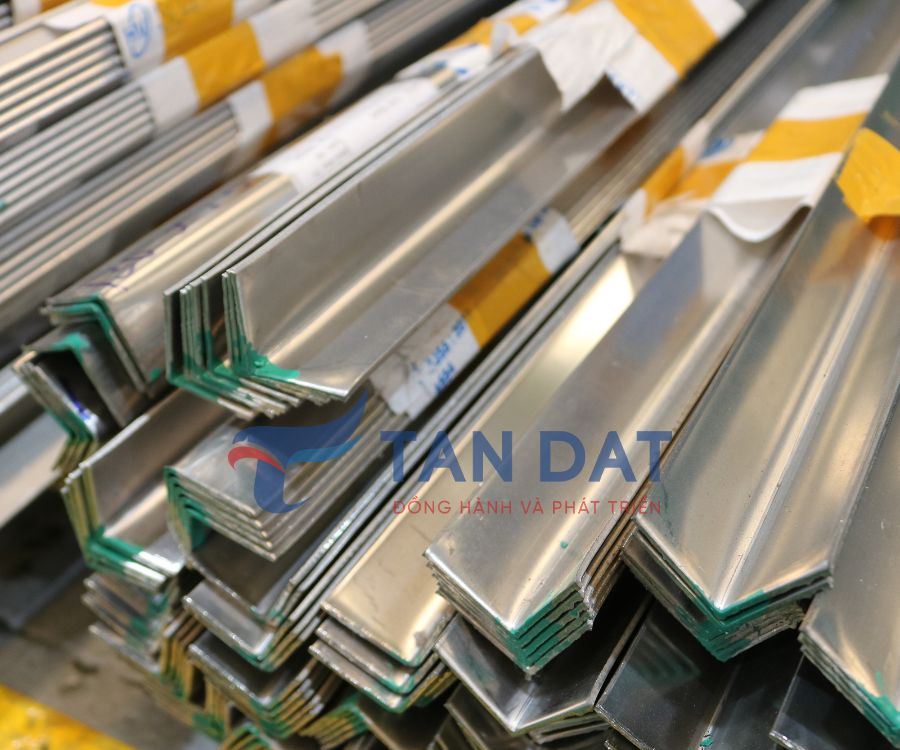 V4 Inox 304 Giá Bao Nhiêu?